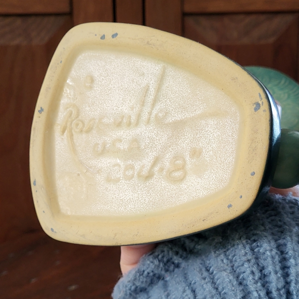 Roseville Zephyr Vase - Picture 3 of 17